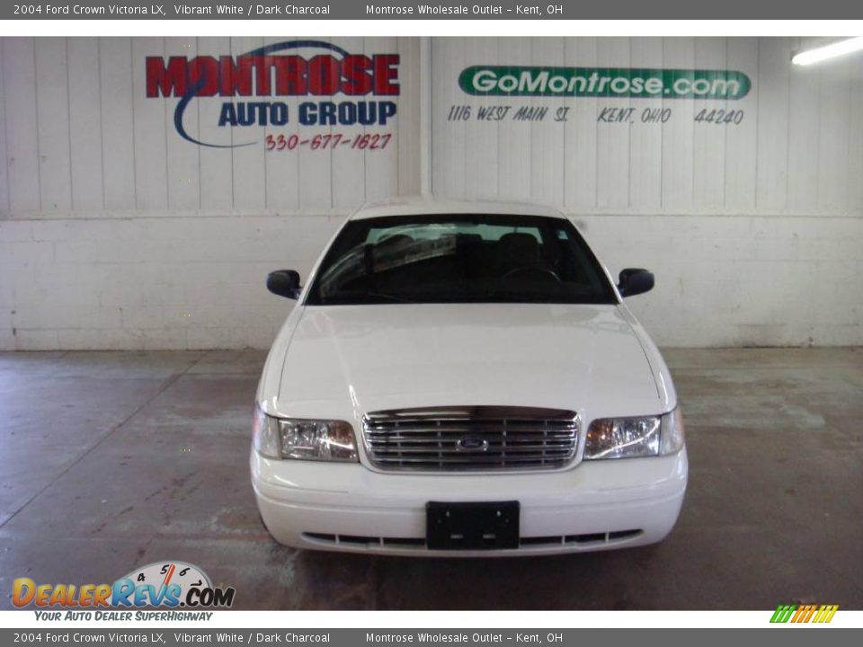 2004 Ford Crown Victoria LX Vibrant White / Dark Charcoal Photo #4