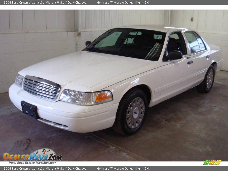 2004 Ford Crown Victoria LX Vibrant White / Dark Charcoal Photo #5