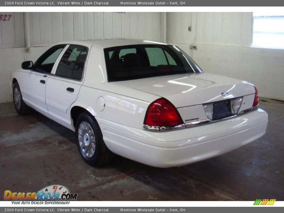 2004 Ford Crown Victoria LX Vibrant White / Dark Charcoal Photo #7