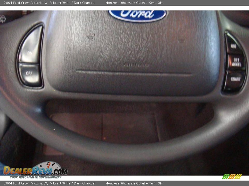 2004 Ford Crown Victoria LX Vibrant White / Dark Charcoal Photo #20