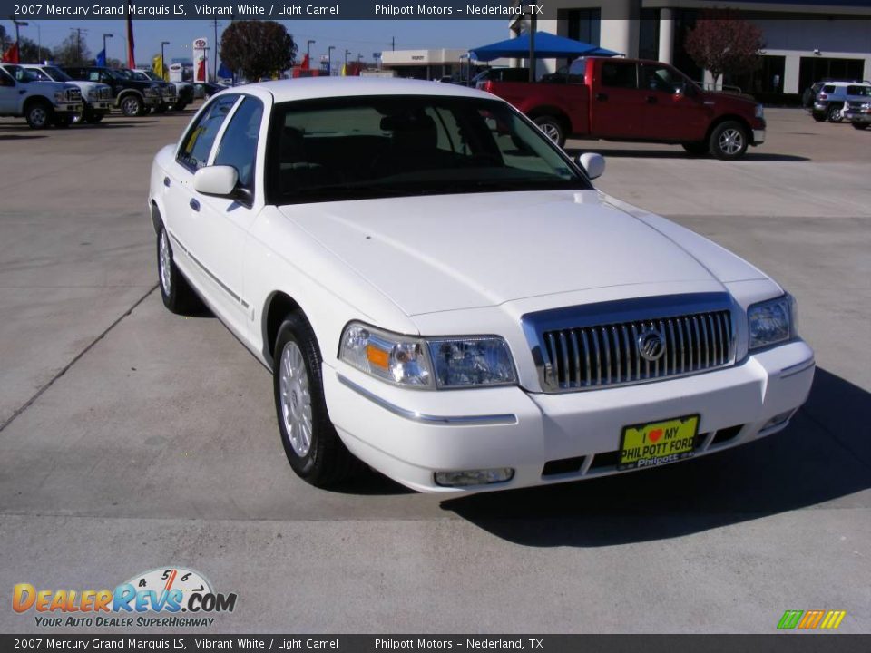 2007 Mercury Grand Marquis LS Vibrant White / Light Camel Photo #4