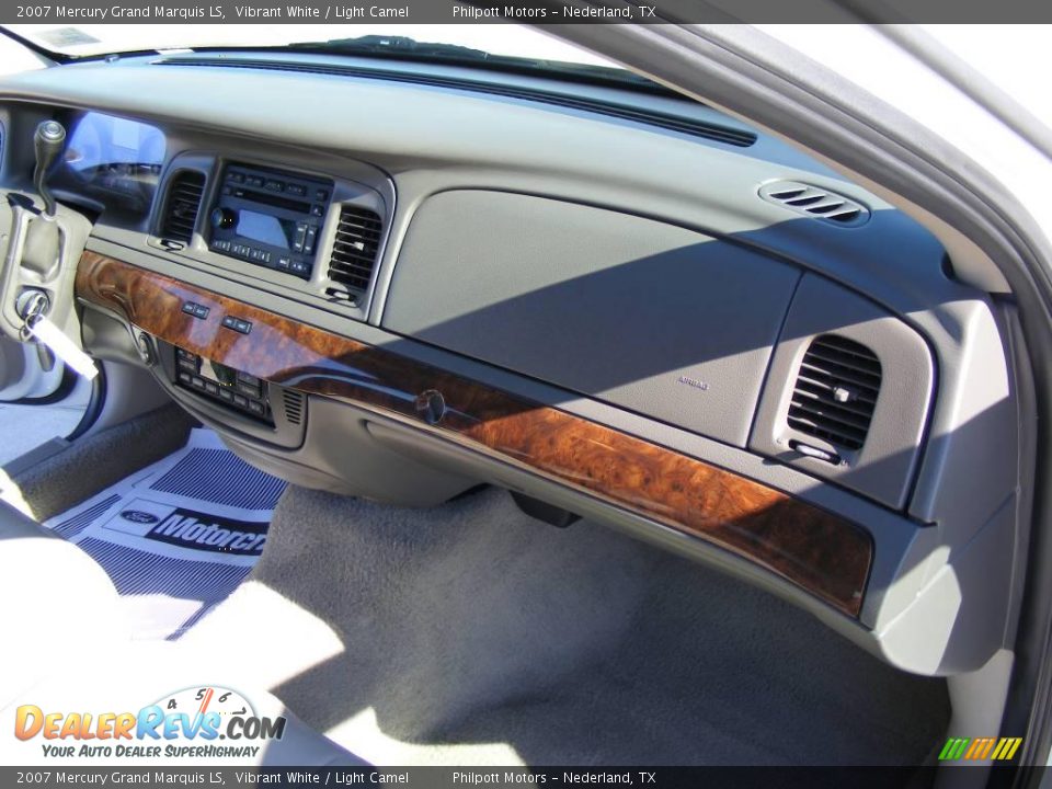 2007 Mercury Grand Marquis LS Vibrant White / Light Camel Photo #22