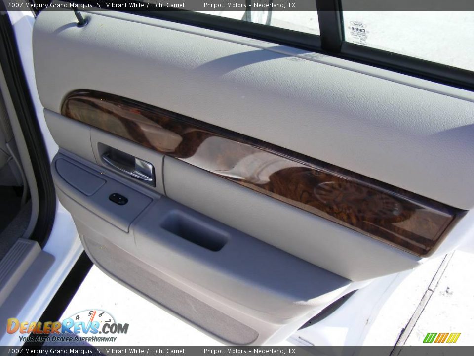 2007 Mercury Grand Marquis LS Vibrant White / Light Camel Photo #24