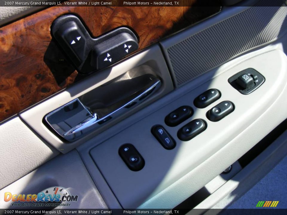 2007 Mercury Grand Marquis LS Vibrant White / Light Camel Photo #30