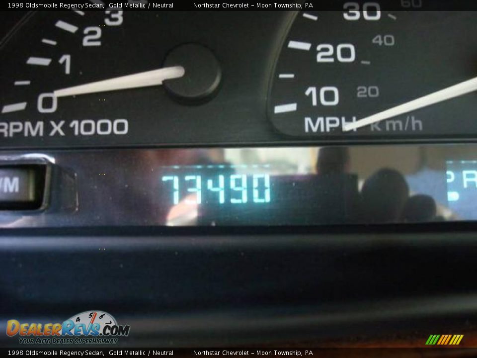 1998 Oldsmobile Regency Sedan Gold Metallic / Neutral Photo #15
