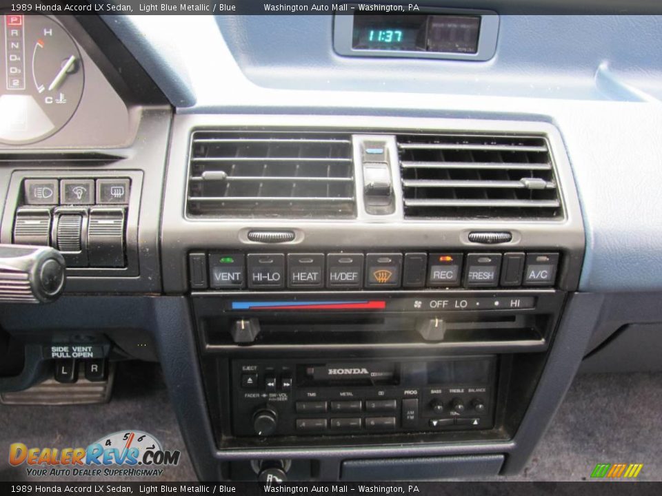 1989 Honda Accord LX Sedan Light Blue Metallic / Blue Photo #17