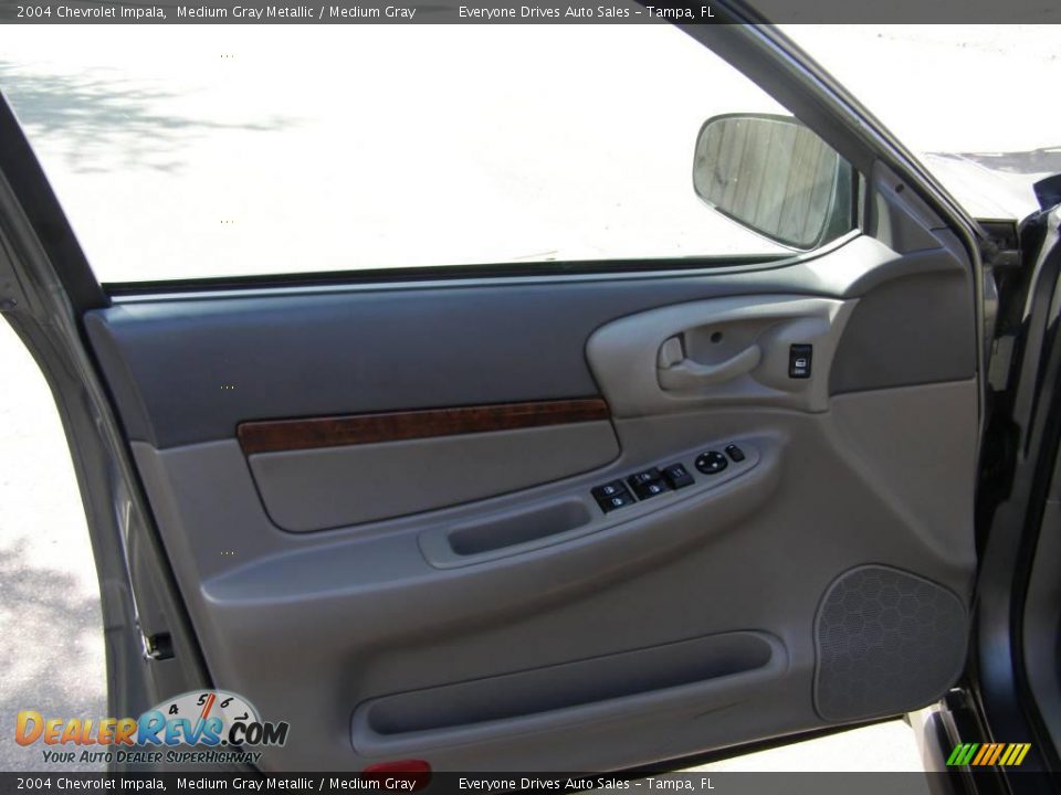 2004 Chevrolet Impala Medium Gray Metallic / Medium Gray Photo #9