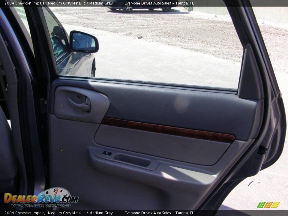 2004 Chevrolet Impala Medium Gray Metallic / Medium Gray Photo #12