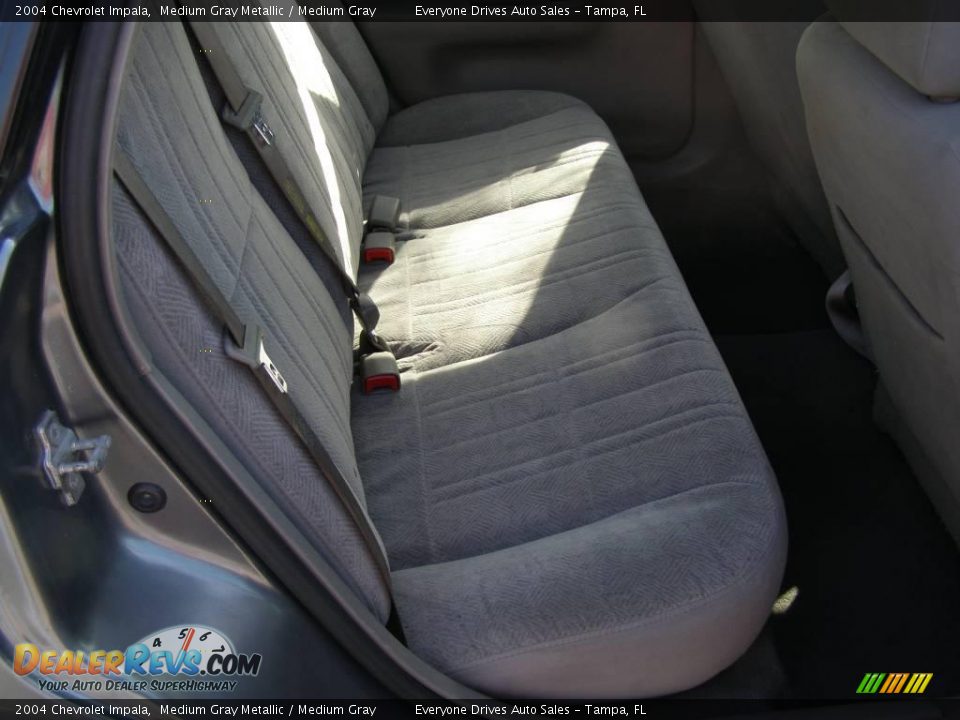 2004 Chevrolet Impala Medium Gray Metallic / Medium Gray Photo #17