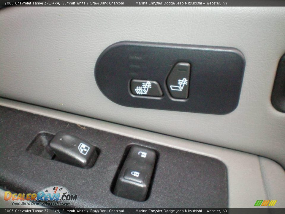 2005 Chevrolet Tahoe Z71 4x4 Summit White / Gray/Dark Charcoal Photo #31