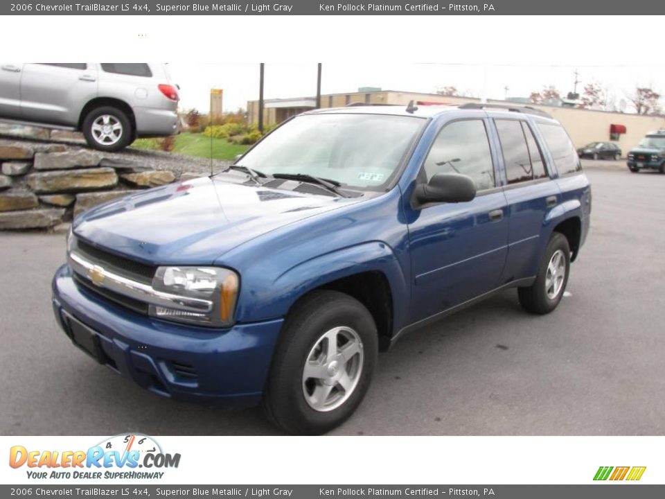 2006 Chevrolet TrailBlazer LS 4x4 Superior Blue Metallic / Light Gray Photo #2