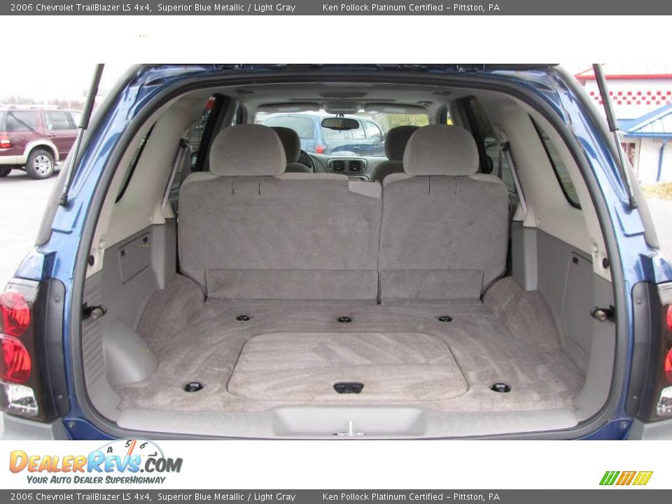 2006 Chevrolet TrailBlazer LS 4x4 Superior Blue Metallic / Light Gray Photo #8