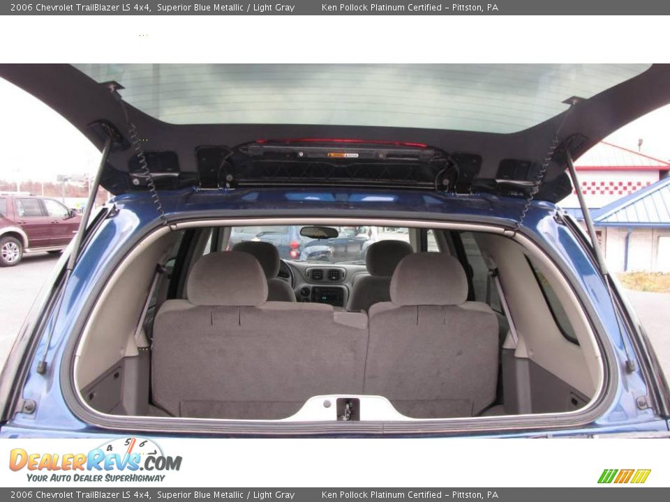 2006 Chevrolet TrailBlazer LS 4x4 Superior Blue Metallic / Light Gray Photo #9