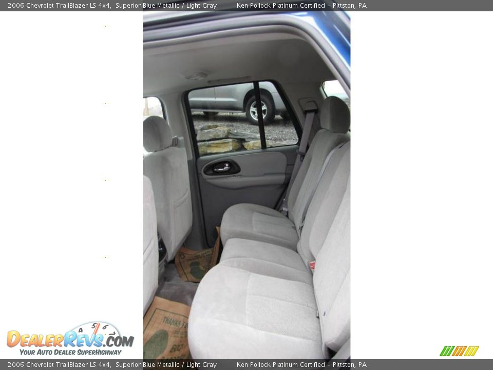 2006 Chevrolet TrailBlazer LS 4x4 Superior Blue Metallic / Light Gray Photo #10