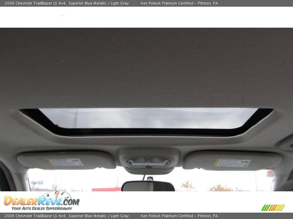 2006 Chevrolet TrailBlazer LS 4x4 Superior Blue Metallic / Light Gray Photo #17