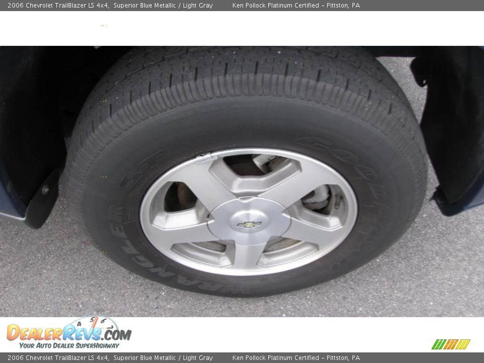 2006 Chevrolet TrailBlazer LS 4x4 Superior Blue Metallic / Light Gray Photo #18