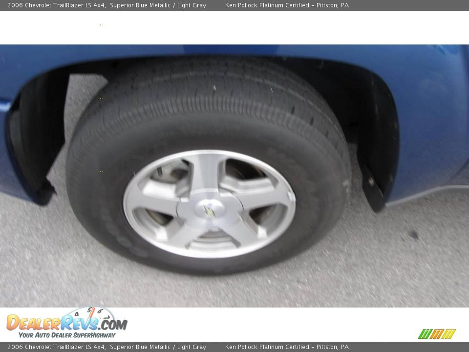 2006 Chevrolet TrailBlazer LS 4x4 Superior Blue Metallic / Light Gray Photo #21