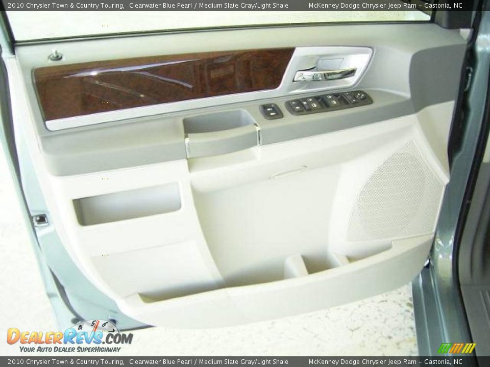 2010 Chrysler Town & Country Touring Clearwater Blue Pearl / Medium Slate Gray/Light Shale Photo #7