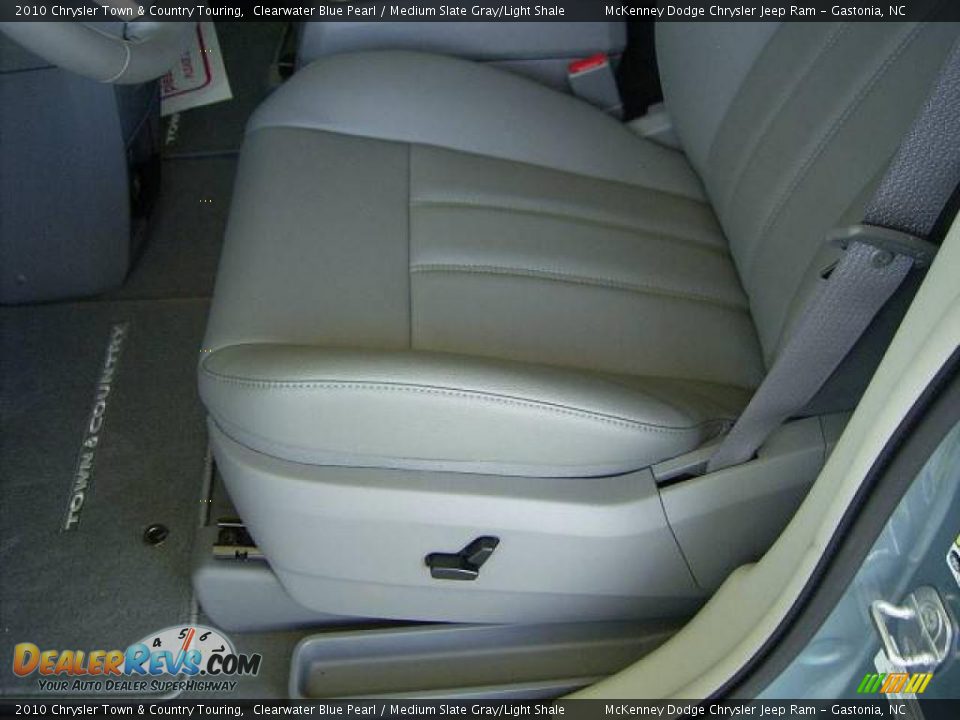 2010 Chrysler Town & Country Touring Clearwater Blue Pearl / Medium Slate Gray/Light Shale Photo #8