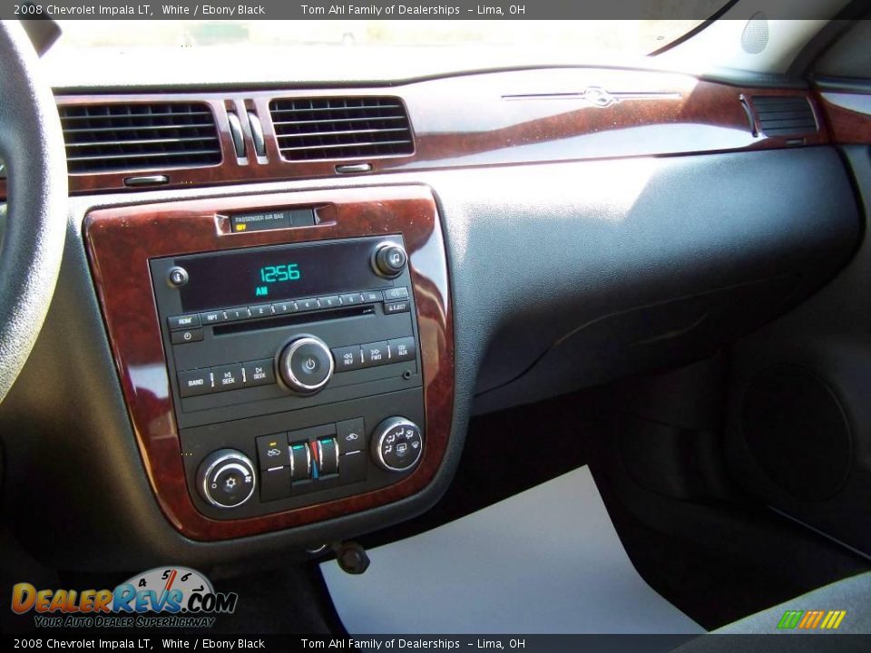2008 Chevrolet Impala LT White / Ebony Black Photo #17