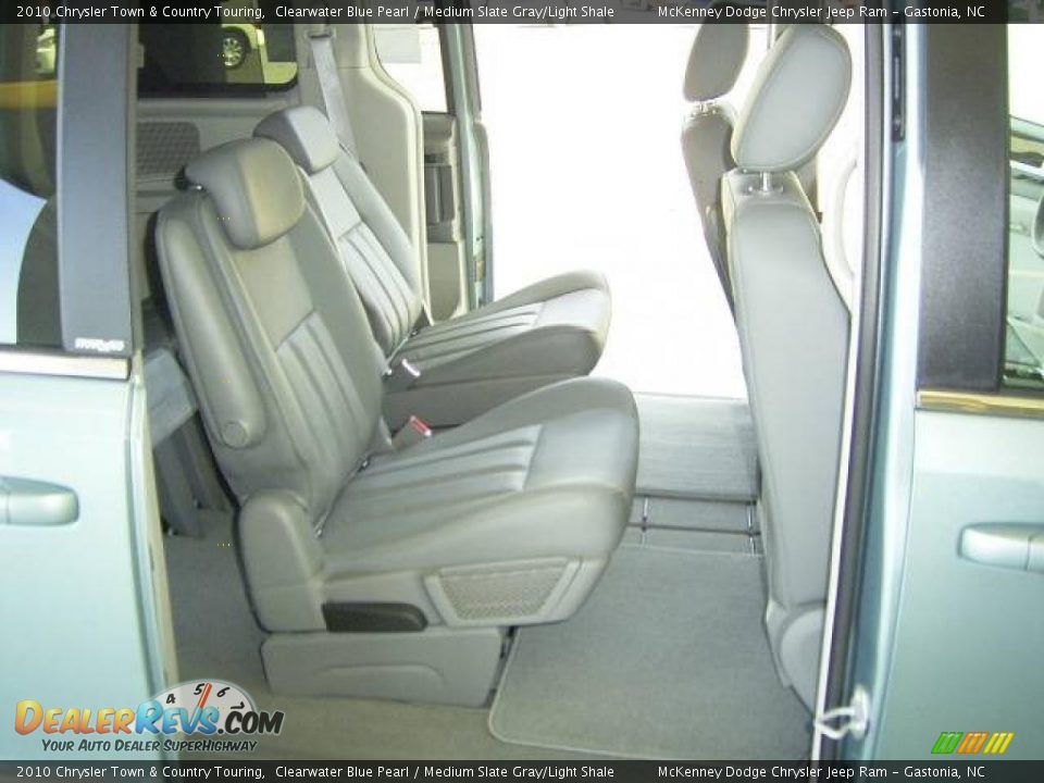2010 Chrysler Town & Country Touring Clearwater Blue Pearl / Medium Slate Gray/Light Shale Photo #14