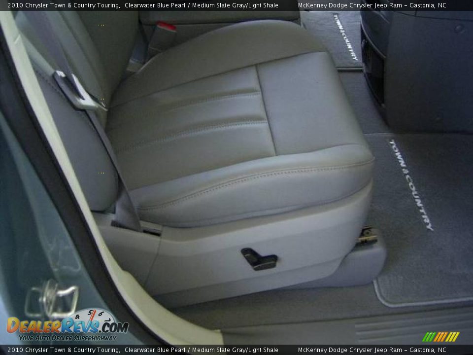 2010 Chrysler Town & Country Touring Clearwater Blue Pearl / Medium Slate Gray/Light Shale Photo #15