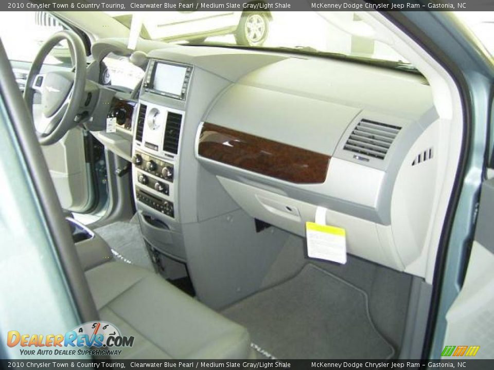 2010 Chrysler Town & Country Touring Clearwater Blue Pearl / Medium Slate Gray/Light Shale Photo #16