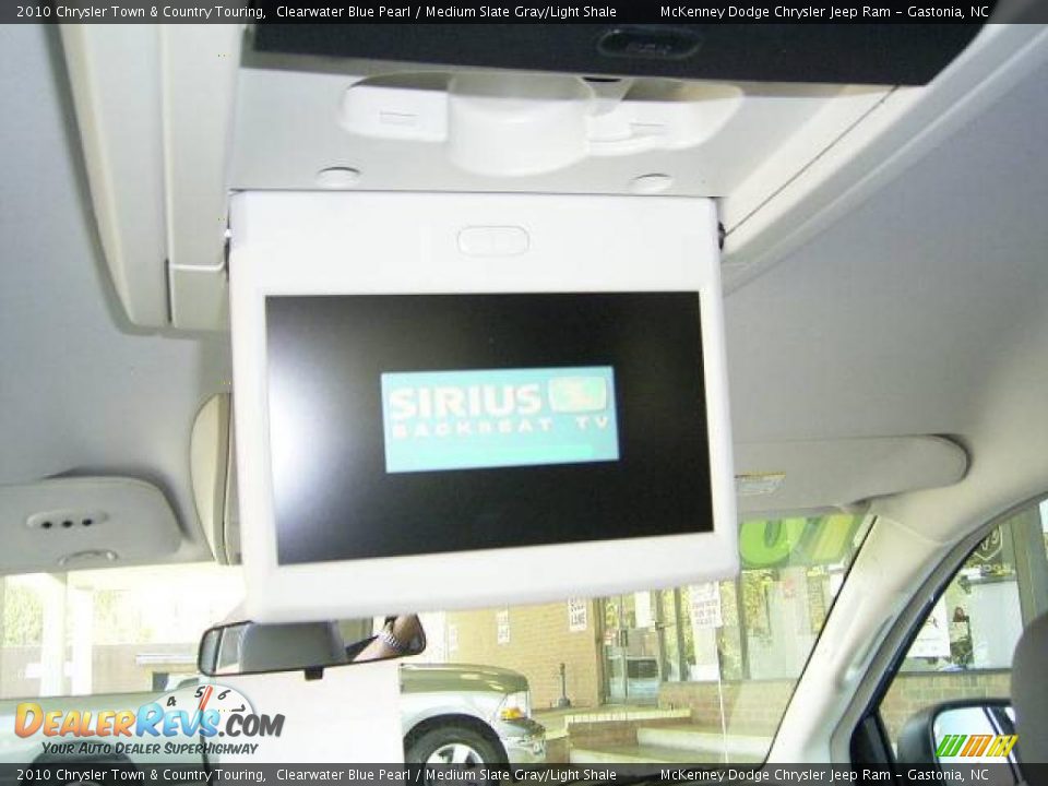 2010 Chrysler Town & Country Touring Clearwater Blue Pearl / Medium Slate Gray/Light Shale Photo #22