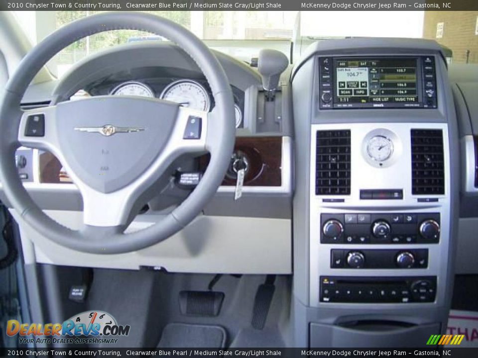 2010 Chrysler Town & Country Touring Clearwater Blue Pearl / Medium Slate Gray/Light Shale Photo #23