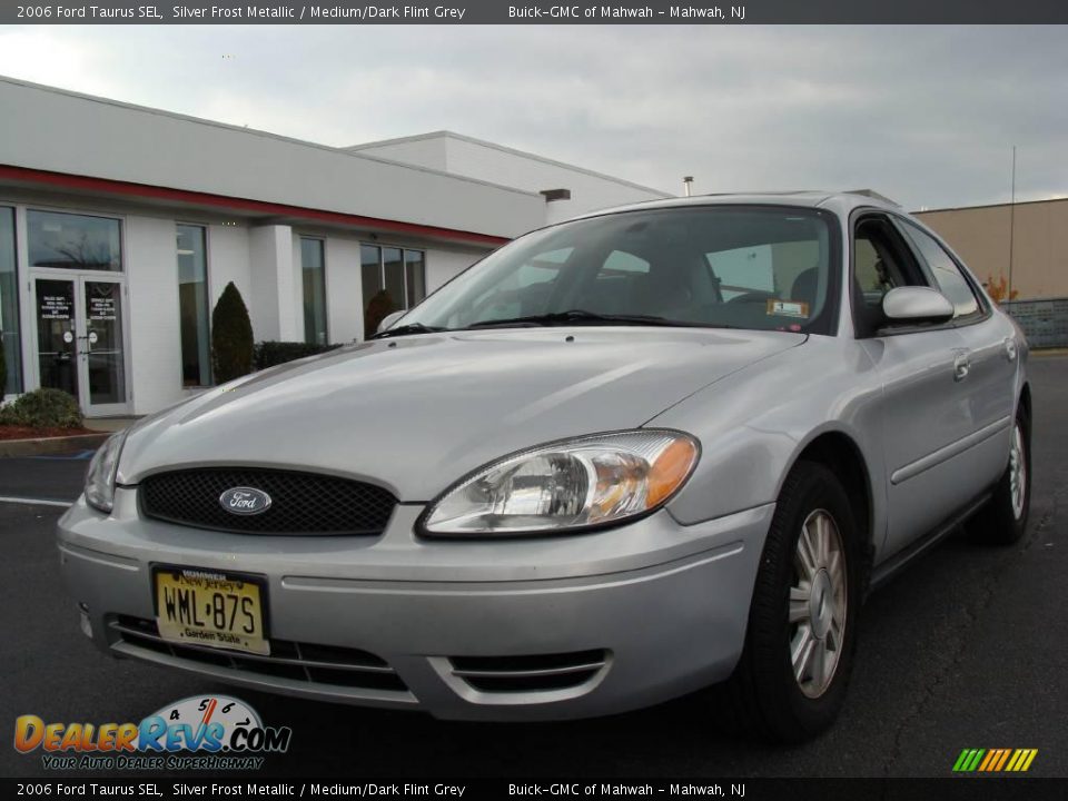 2006 Ford Taurus SEL Silver Frost Metallic / Medium/Dark Flint Grey Photo #1
