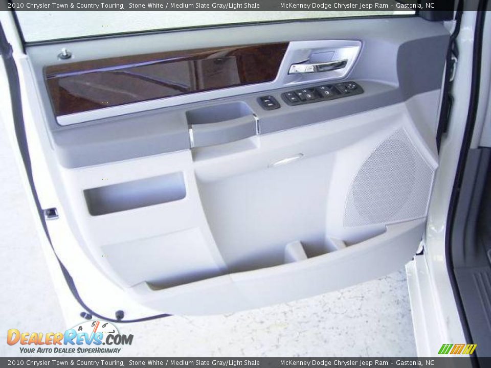 2010 Chrysler Town & Country Touring Stone White / Medium Slate Gray/Light Shale Photo #7