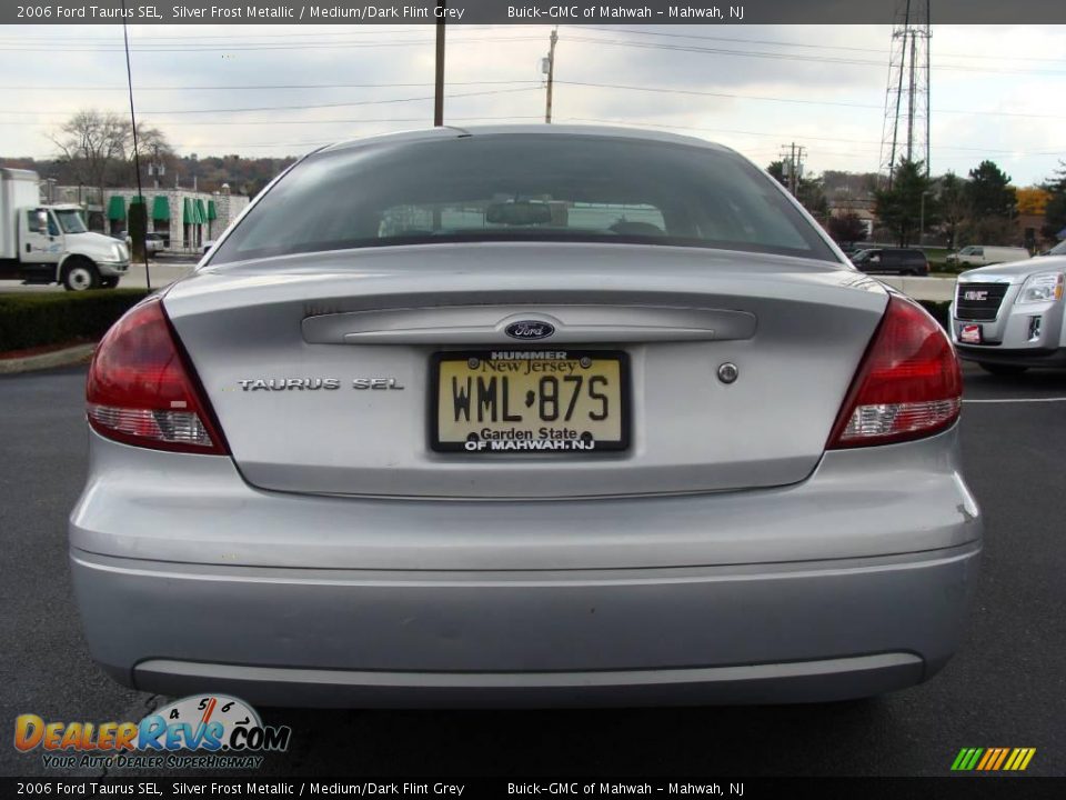2006 Ford Taurus SEL Silver Frost Metallic / Medium/Dark Flint Grey Photo #6