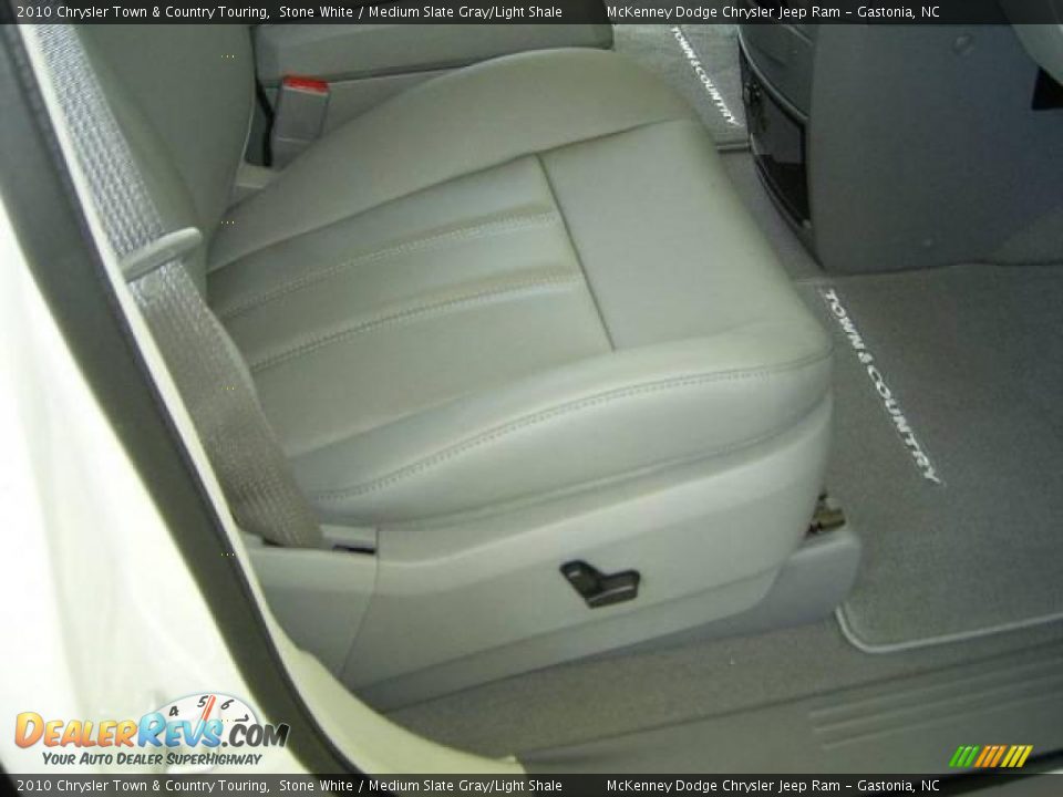 2010 Chrysler Town & Country Touring Stone White / Medium Slate Gray/Light Shale Photo #14