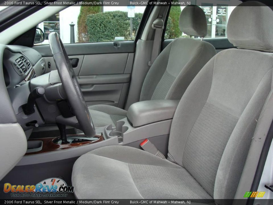 2006 Ford Taurus SEL Silver Frost Metallic / Medium/Dark Flint Grey Photo #12