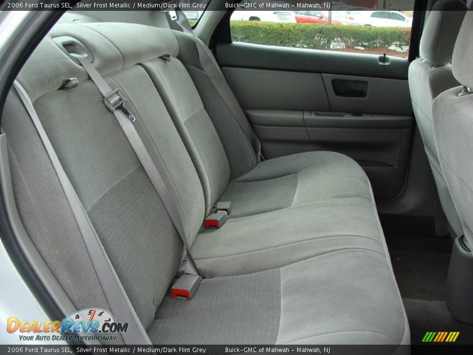 2006 Ford Taurus SEL Silver Frost Metallic / Medium/Dark Flint Grey Photo #14
