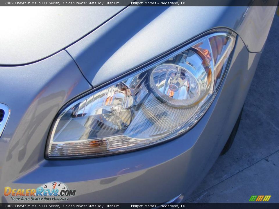 2009 Chevrolet Malibu LT Sedan Golden Pewter Metallic / Titanium Photo #10