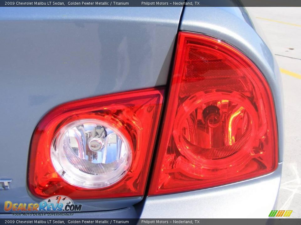 2009 Chevrolet Malibu LT Sedan Golden Pewter Metallic / Titanium Photo #19