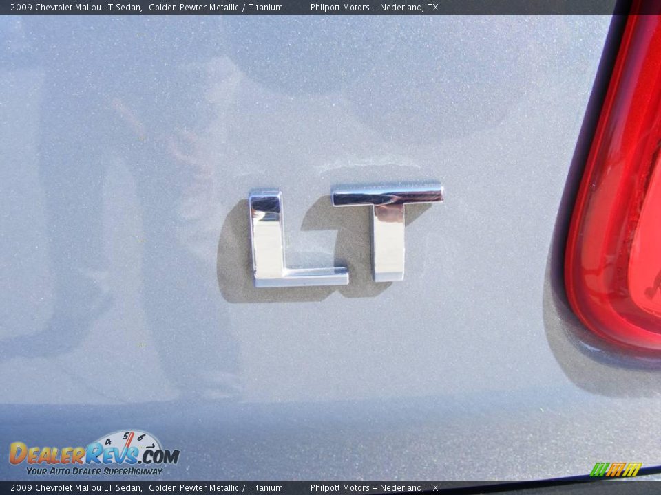 2009 Chevrolet Malibu LT Sedan Golden Pewter Metallic / Titanium Photo #20