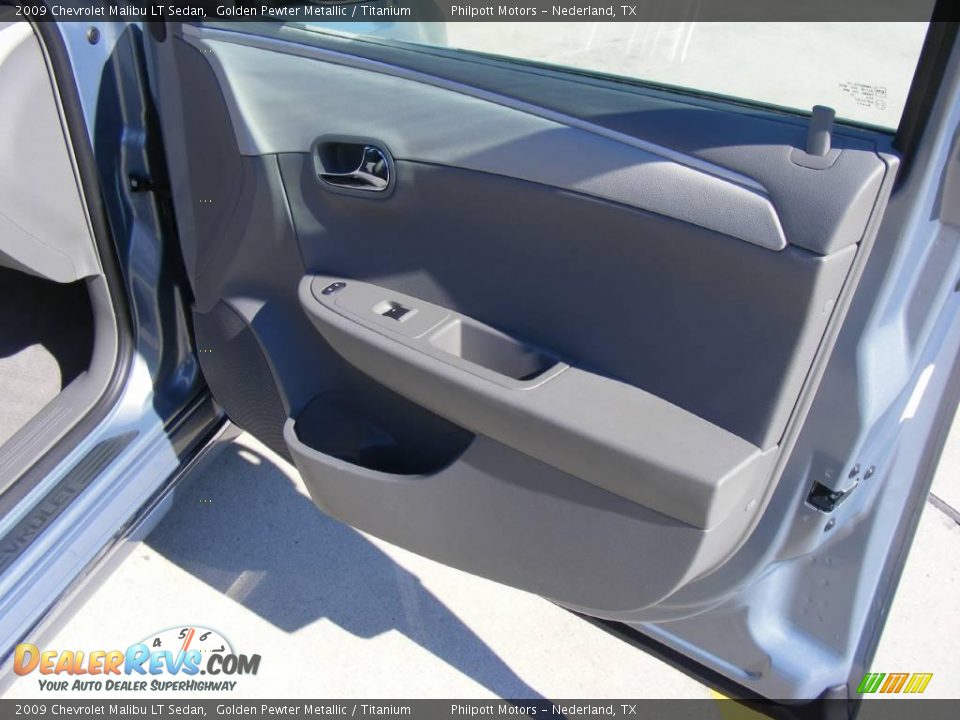 2009 Chevrolet Malibu LT Sedan Golden Pewter Metallic / Titanium Photo #24