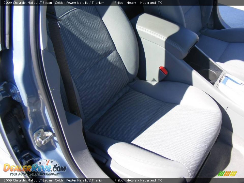 2009 Chevrolet Malibu LT Sedan Golden Pewter Metallic / Titanium Photo #26