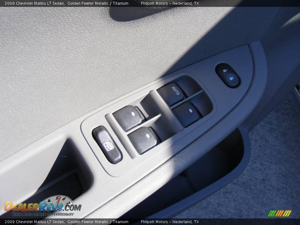 2009 Chevrolet Malibu LT Sedan Golden Pewter Metallic / Titanium Photo #33