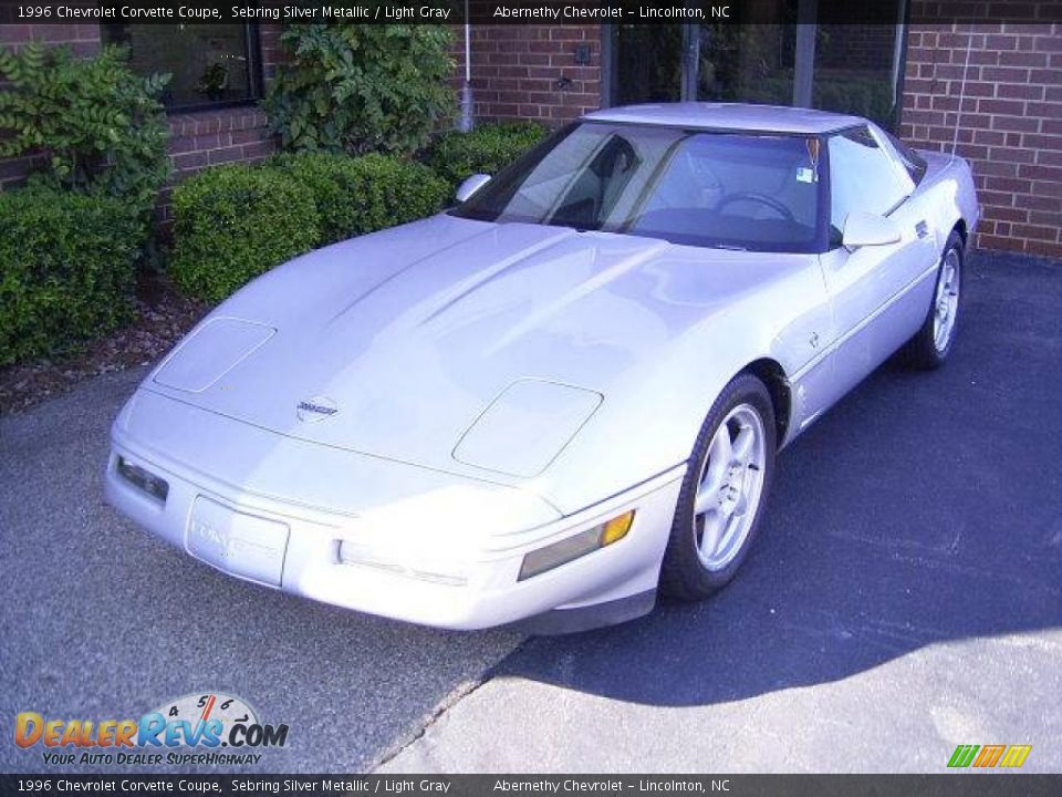 1996 Chevrolet Corvette Coupe Sebring Silver Metallic / Light Gray Photo #2