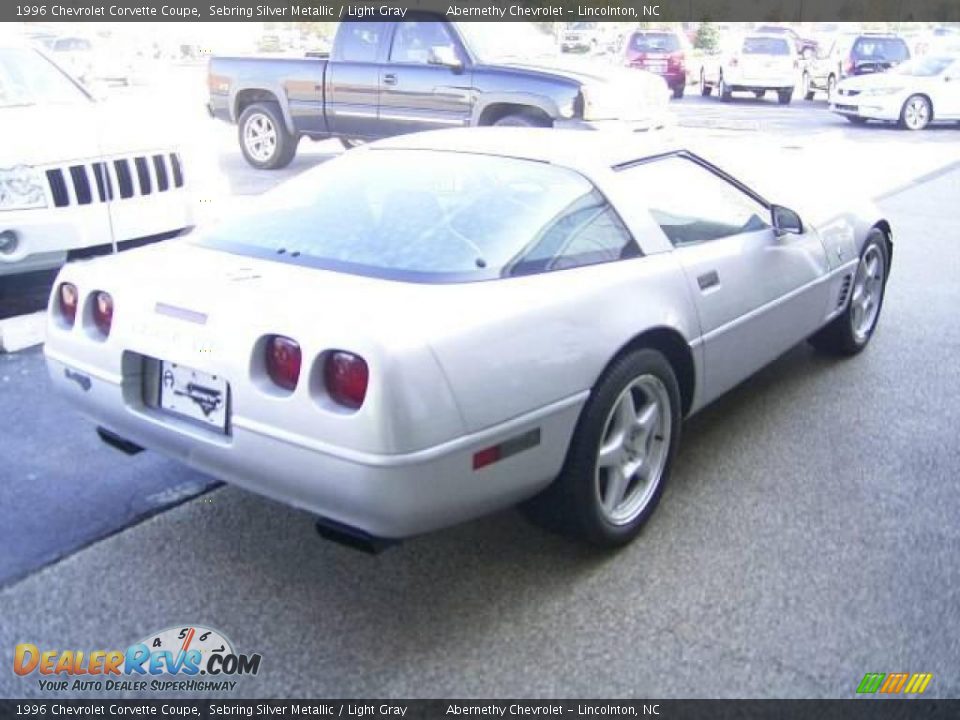 1996 Chevrolet Corvette Coupe Sebring Silver Metallic / Light Gray Photo #9