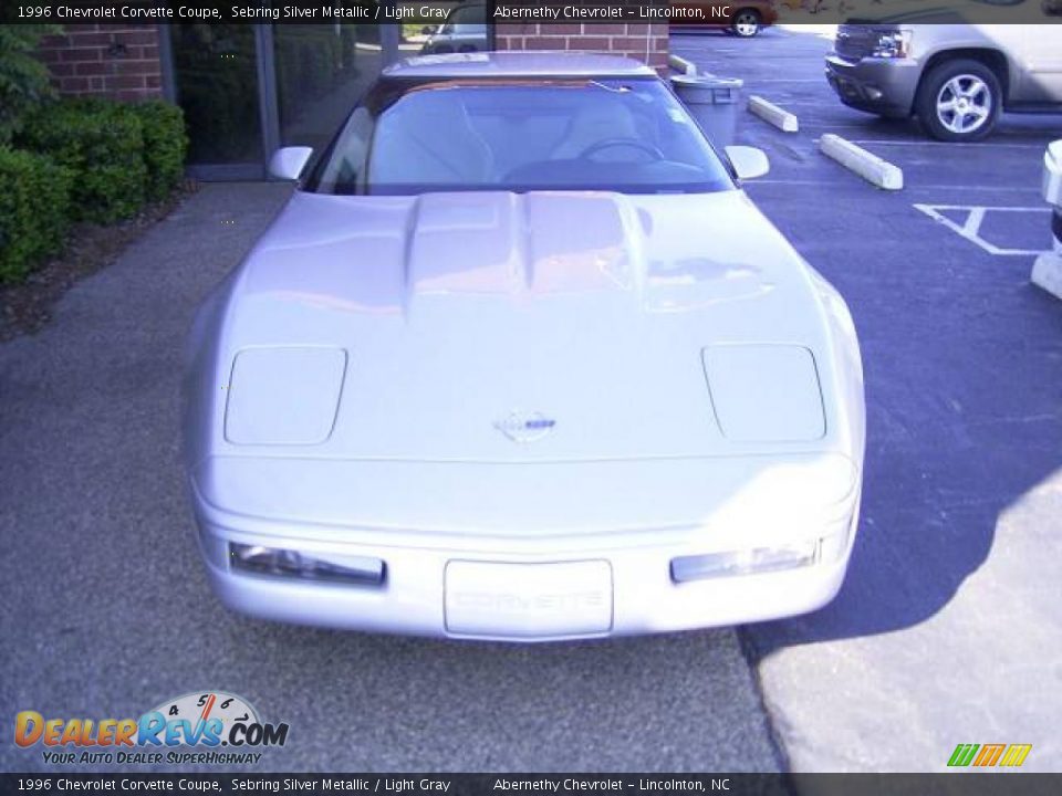 1996 Chevrolet Corvette Coupe Sebring Silver Metallic / Light Gray Photo #10