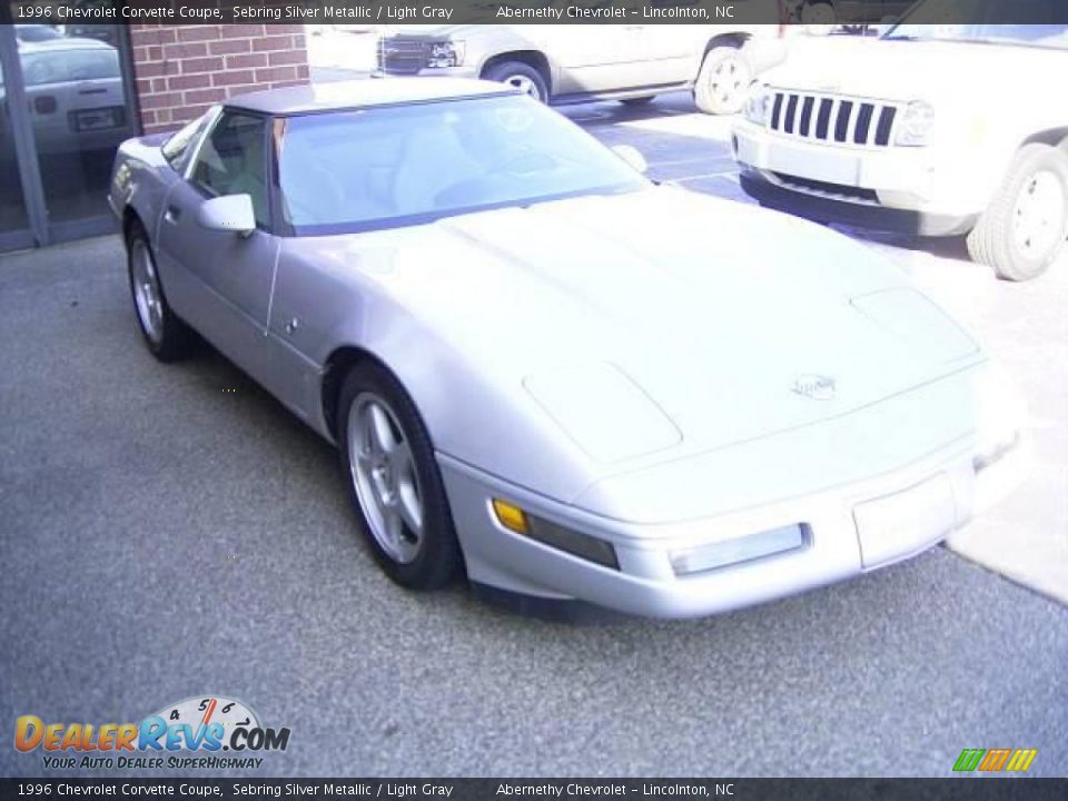 1996 Chevrolet Corvette Coupe Sebring Silver Metallic / Light Gray Photo #12