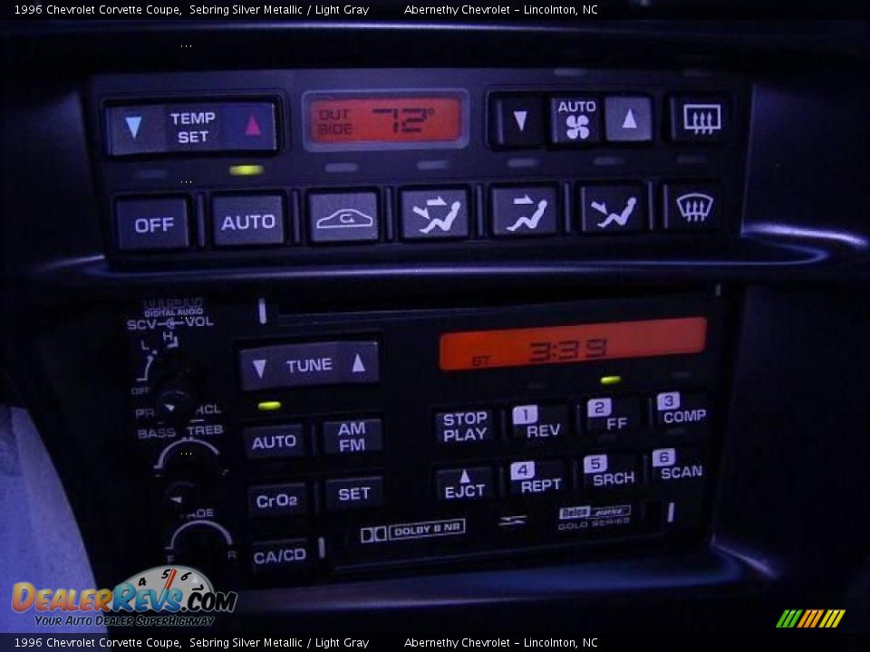 1996 Chevrolet Corvette Coupe Sebring Silver Metallic / Light Gray Photo #31