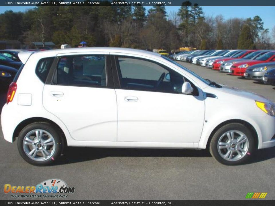 2009 Chevrolet Aveo Aveo5 LT Summit White / Charcoal Photo #3