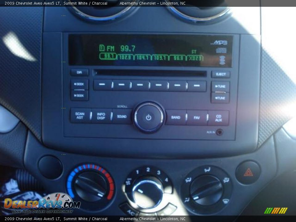 2009 Chevrolet Aveo Aveo5 LT Summit White / Charcoal Photo #7