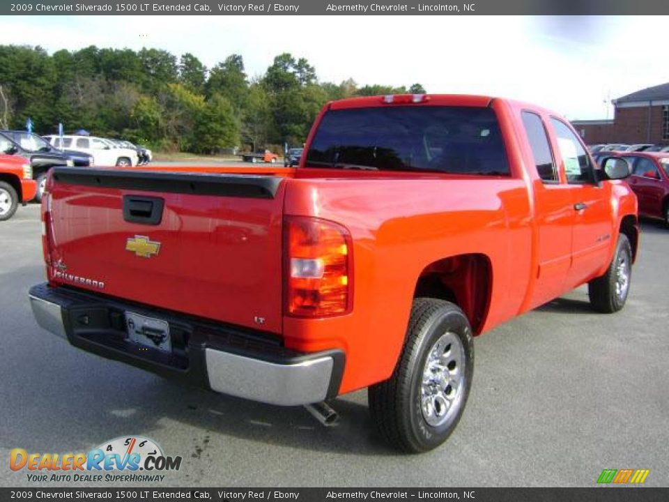 2009 Chevrolet Silverado 1500 LT Extended Cab Victory Red / Ebony Photo #2