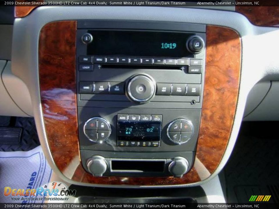 2009 Chevrolet Silverado 3500HD LTZ Crew Cab 4x4 Dually Summit White / Light Titanium/Dark Titanium Photo #7